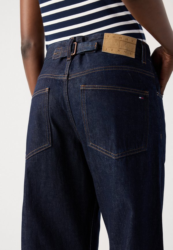Tommy Jeans MIA SELVEDGE RELAXED STRAIGHT LEG JEANS