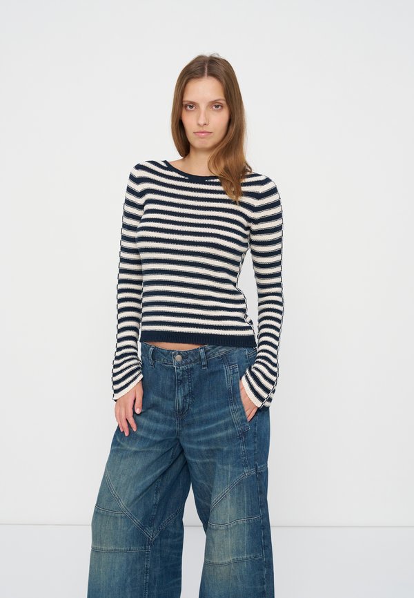 TWINSET