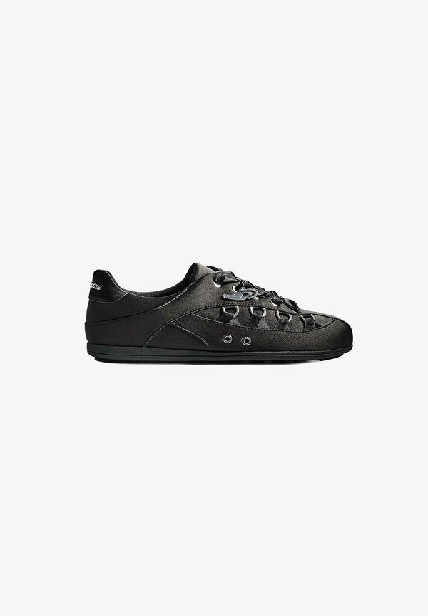 Bershka Trainers - black