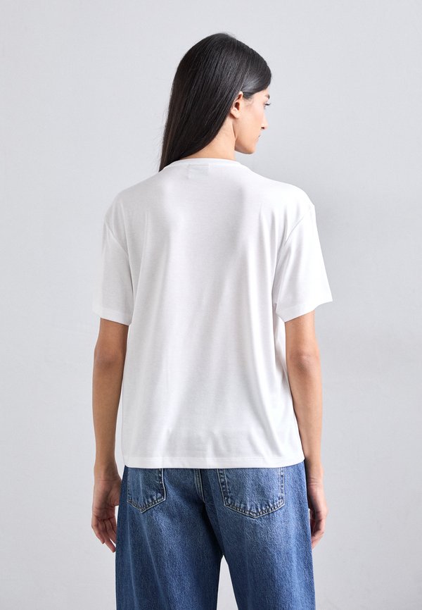 EA7 Emporio Armani TRAIN CORE LADY RELAX  TEE