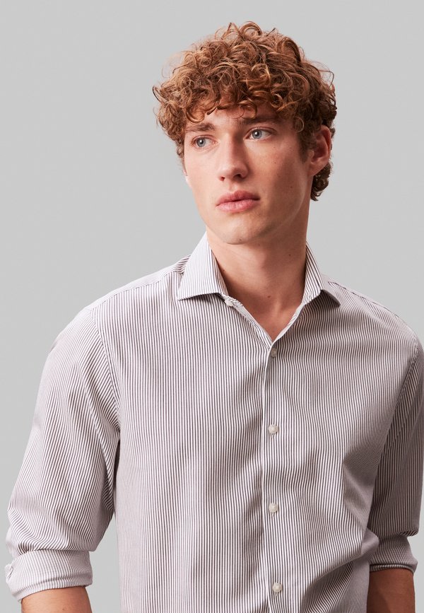 Calvin Klein SLIM