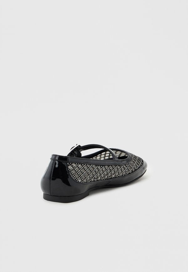 Steve Madden WELL DONE