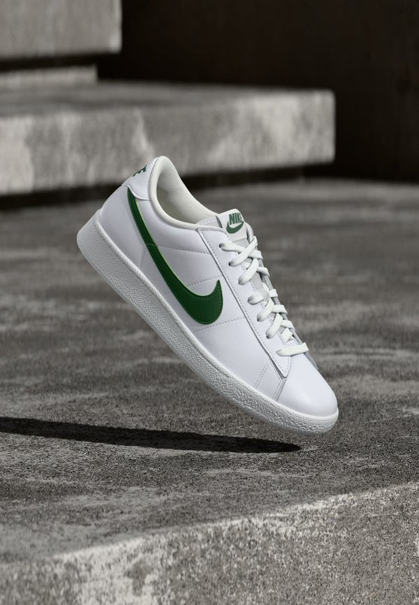 Nike Sportswear TENNIS CLASSIC - Trainers - white/gorge green