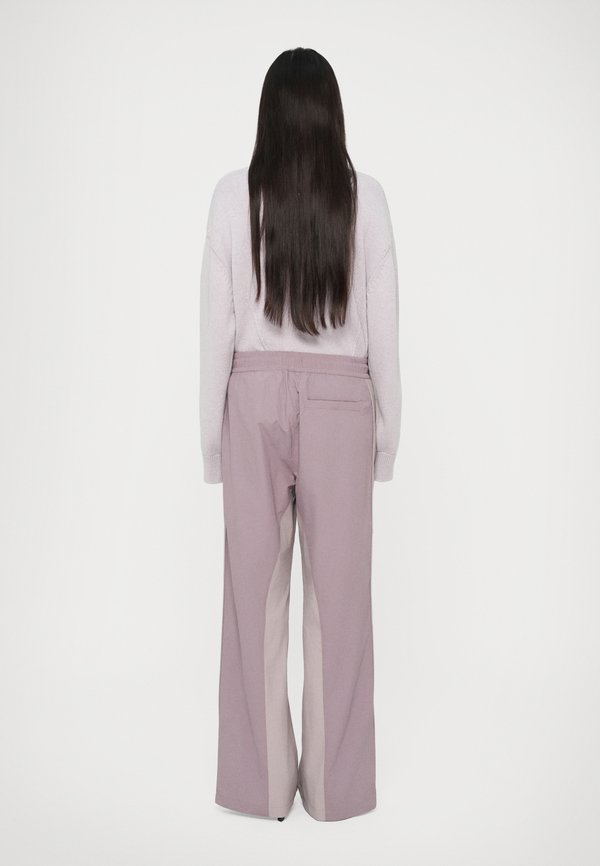 Han Kjøbenhavn DETAILED TRACK TROUSERS