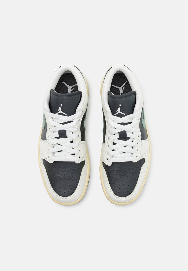 Jordan AIR JORDAN 1