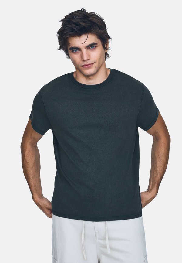 Bershka SHORT SLEEVE - T-SHIRT - Basic T-shirt - dark blue