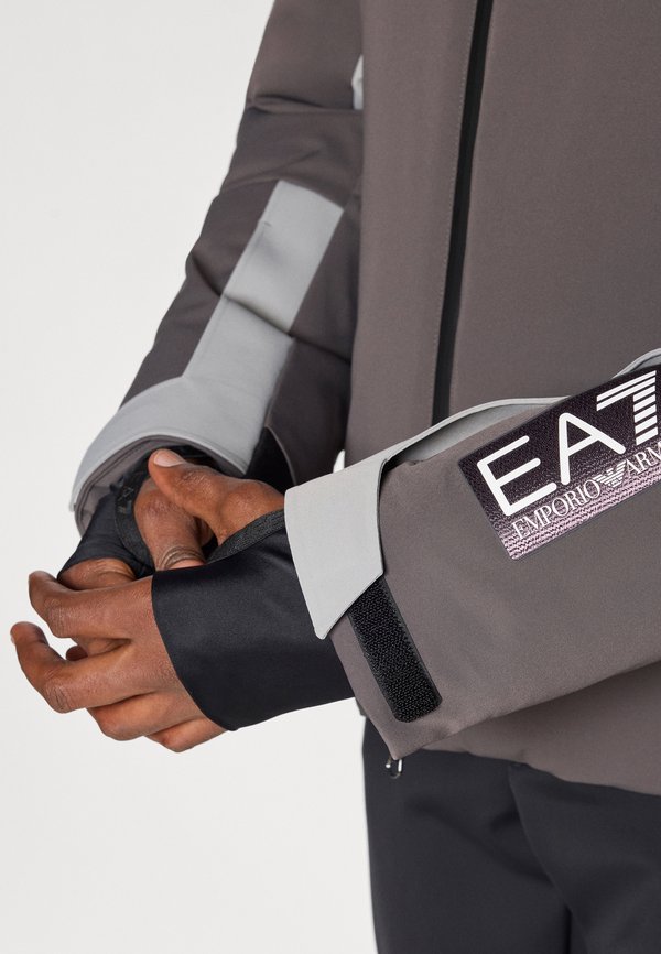 EA7 Emporio Armani