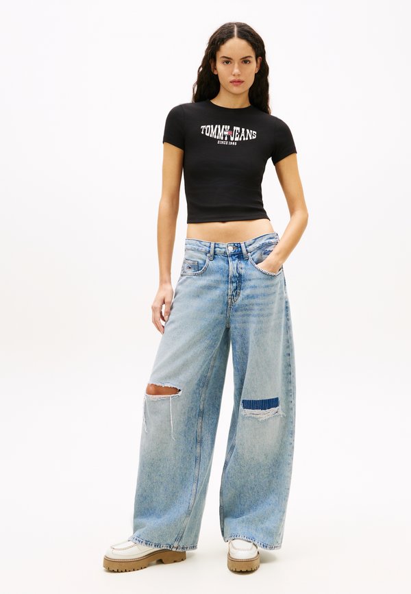 Tommy Jeans WAVY FLAG RIBBED SLIM T-SHIRT