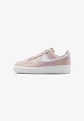 Nike Sportswear NIKE SPORTSWEAR WOMEN'S SHOES AIR FORCE 1 '07 LOW SE - Trainers - silt red/pink foam/gold-coloured/white