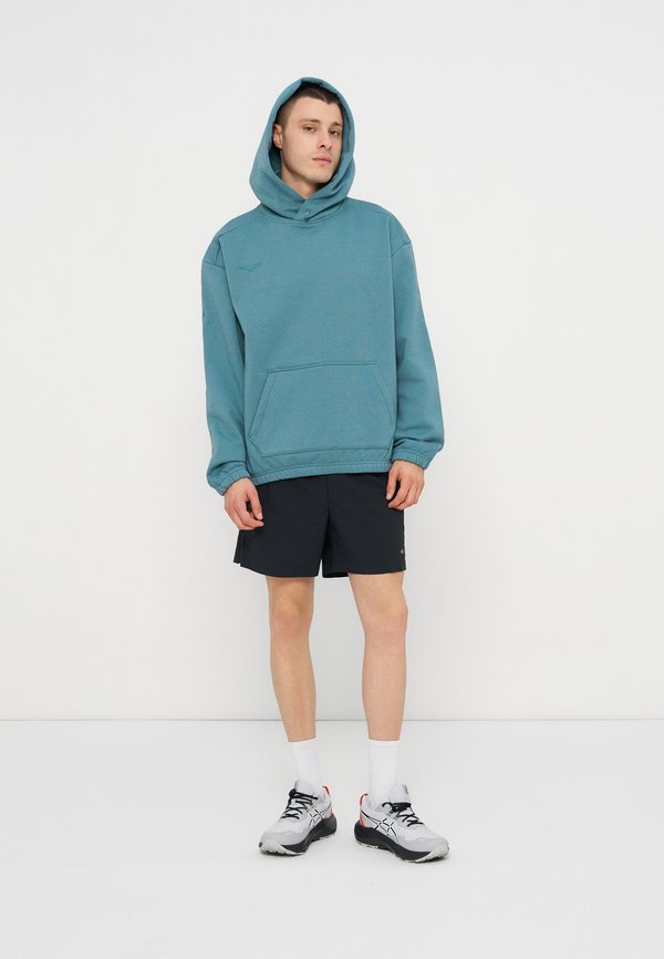 HOKA ESSENTIAL