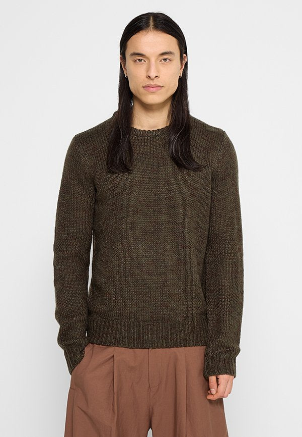 REVOLUTION REGULAR-FIT