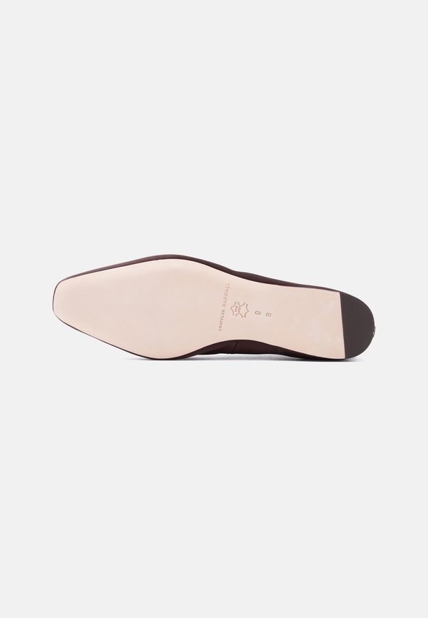 Loeffler Randall EMERY FLAT