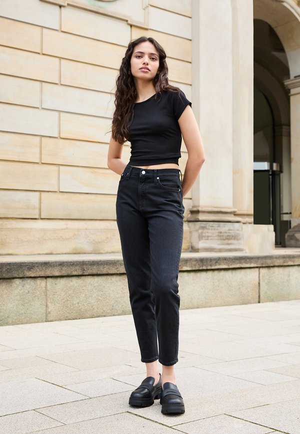 Calvin Klein Jeans MOM
