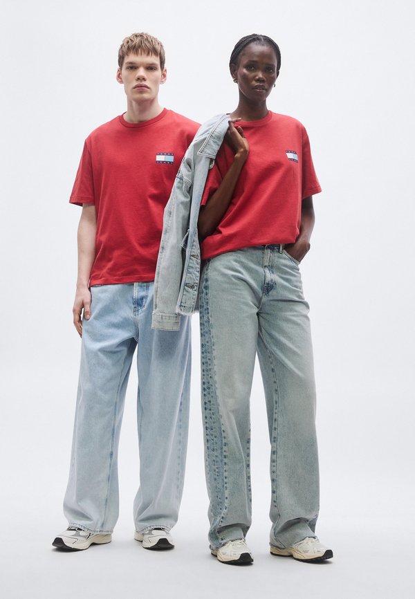 Tommy Jeans 90S MULTI BACK LOGO T-SHIRT