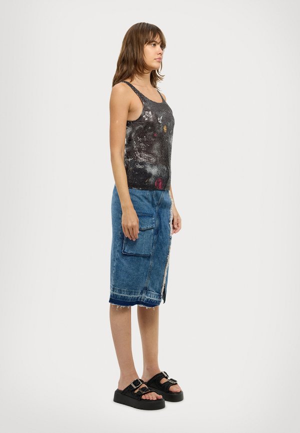 MOSCHINO JEANS SPACE