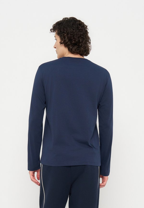 EA7 Emporio Armani