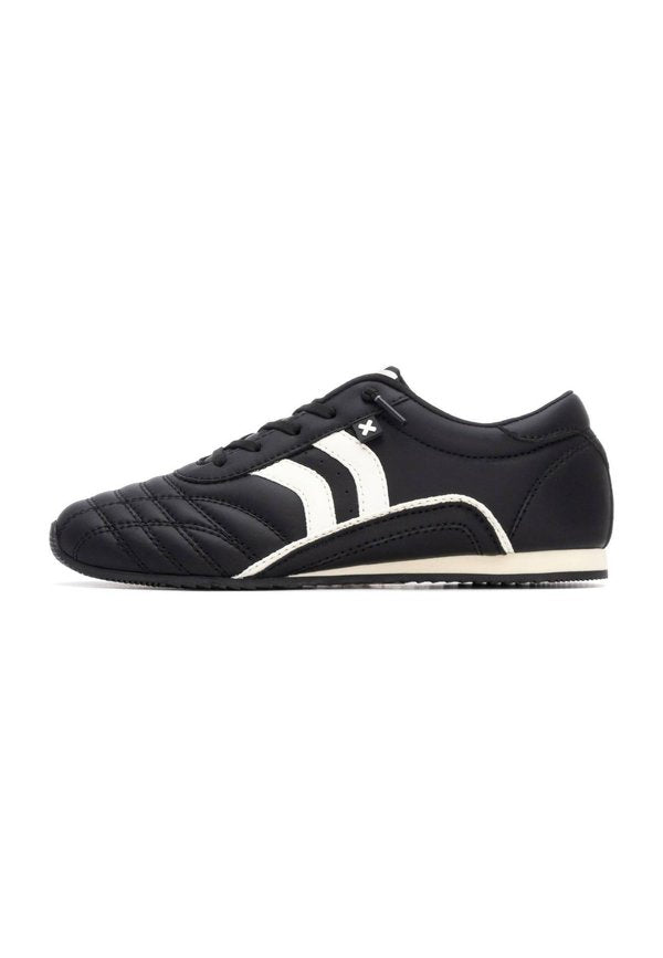 XTI SNEAKER