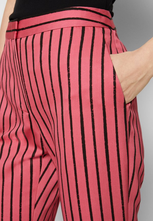 MOSCHINO