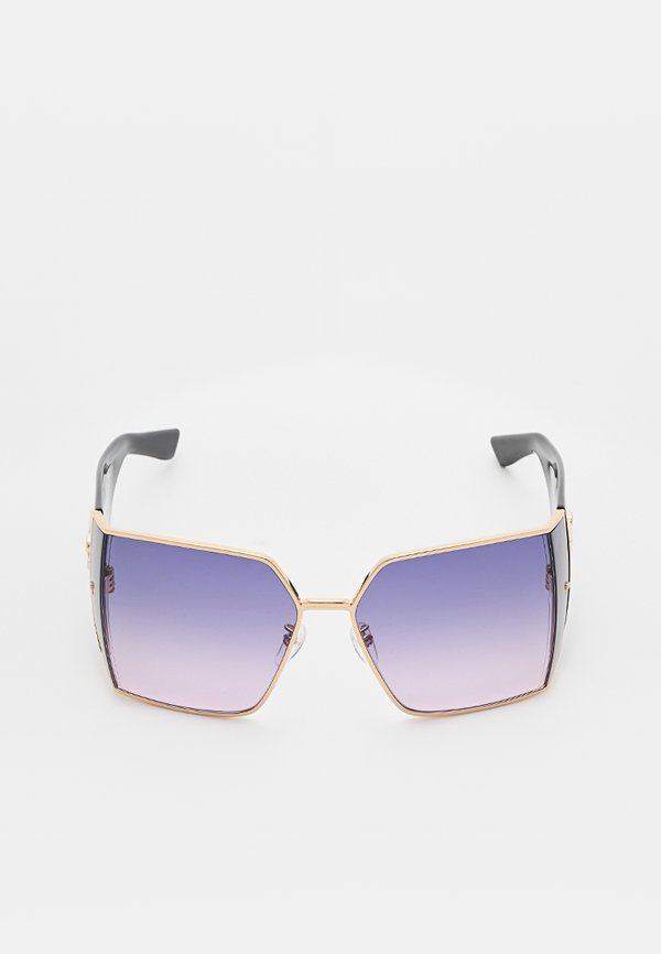 Dsquared2