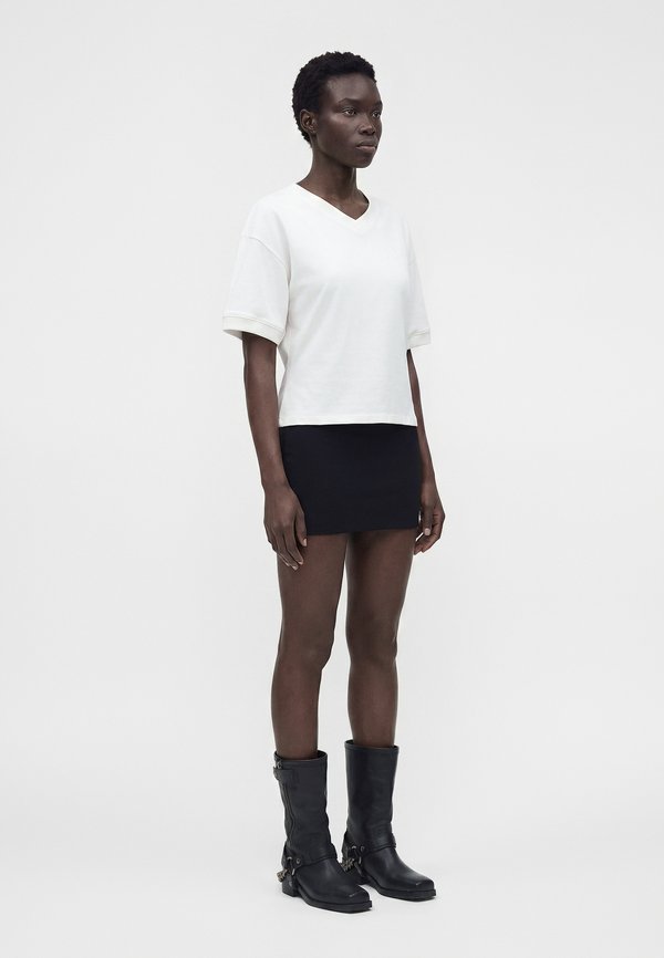 EB Denim EERO V NECK TEE