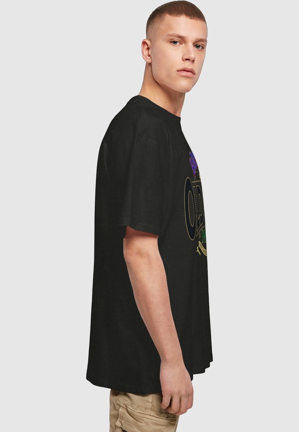 Upscale by Mister Tee OLD IRISH MOB OVERSIZE TEE