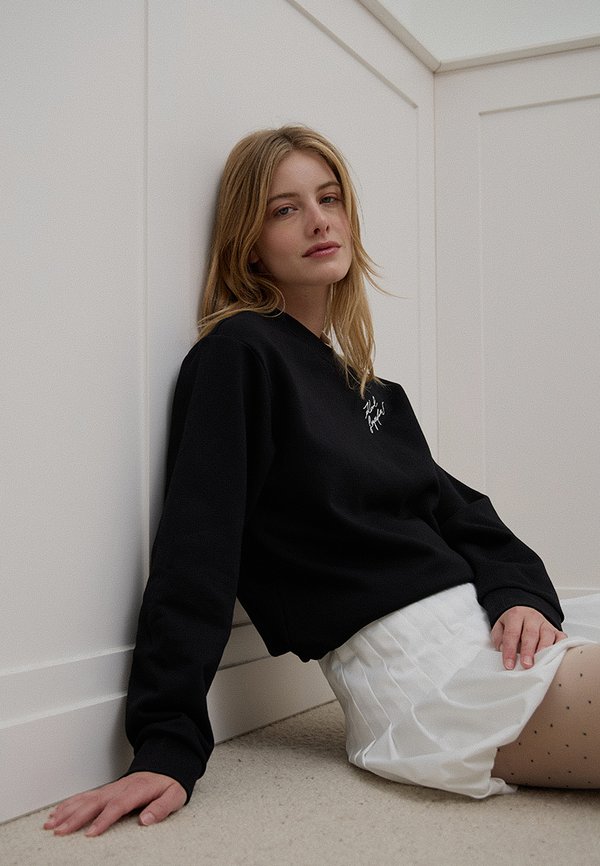 KARL LAGERFELD RELAXED FIT