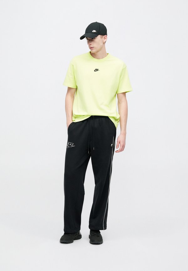 Nike Sportswear TEE