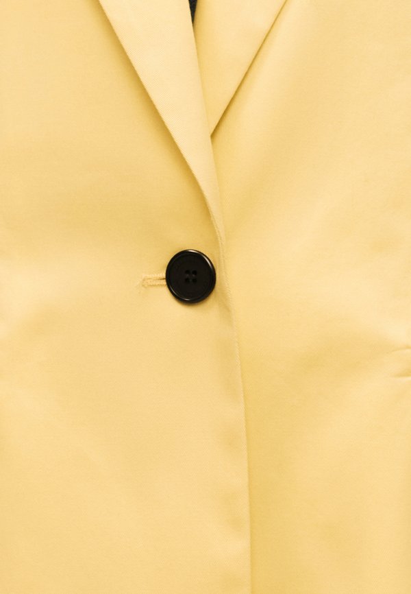 KARL LAGERFELD STRUCTURED BLAZER