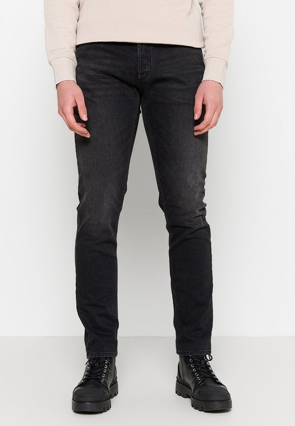 Denham RAZOR