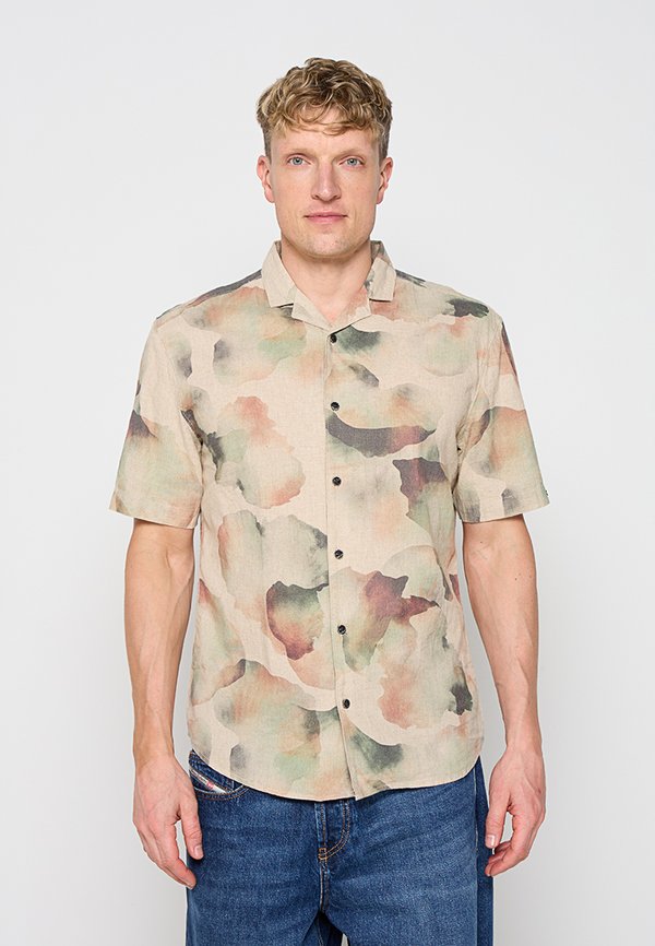 NO EXCESS REGULAR FIT