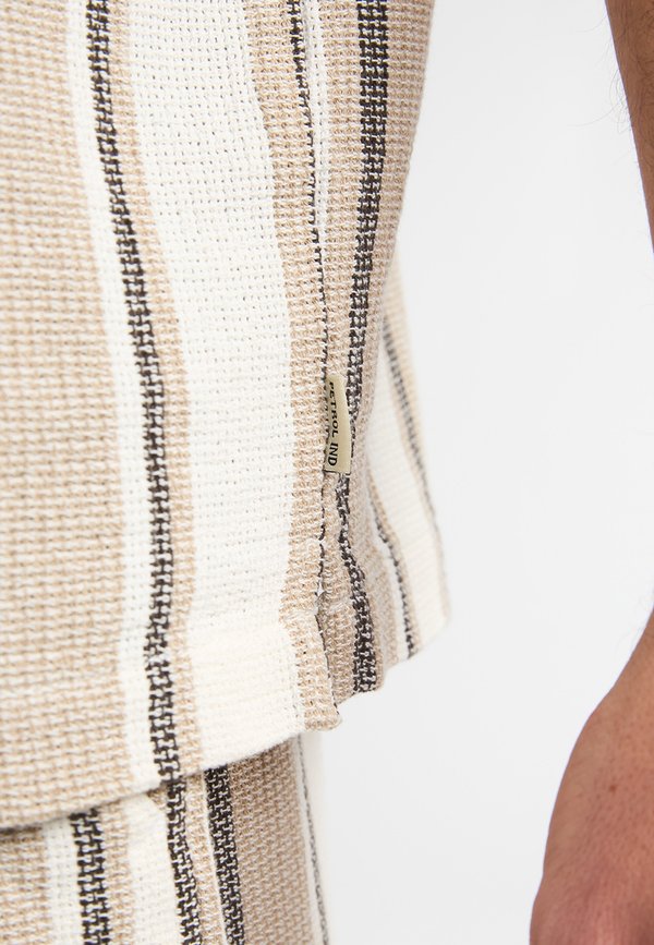 Petrol Industries ALL-OVER PRINT ADVENTURA