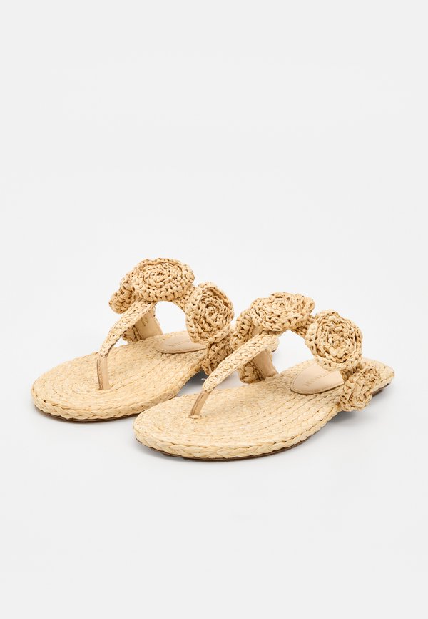 Stuart Weitzman MAGNOLIA