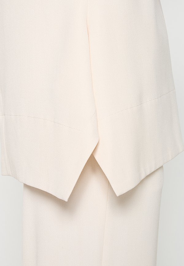 Victoria Beckham LOOSE FIT
