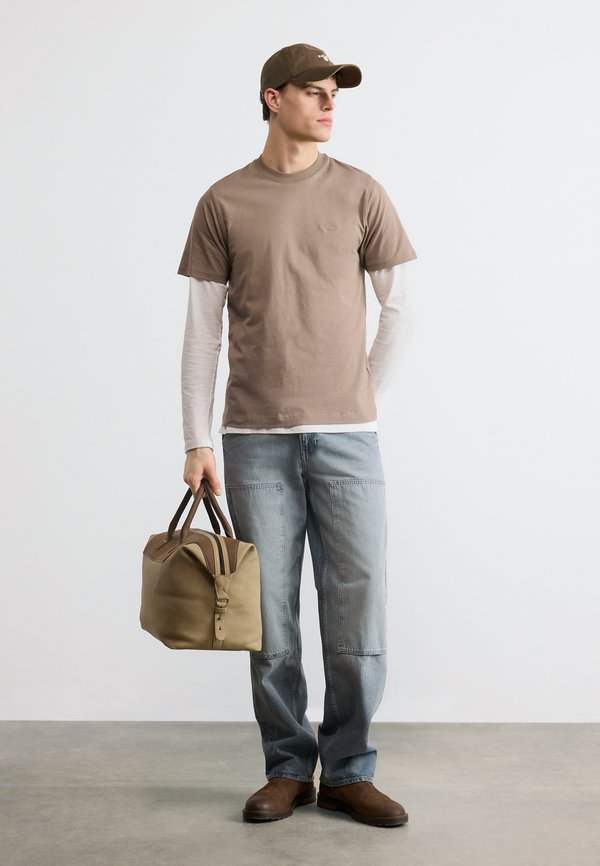 Mads Nørgaard FRODE LOGO TEE