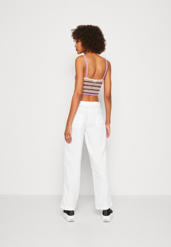 BDG Urban Outfitters NEW GIGI CROP