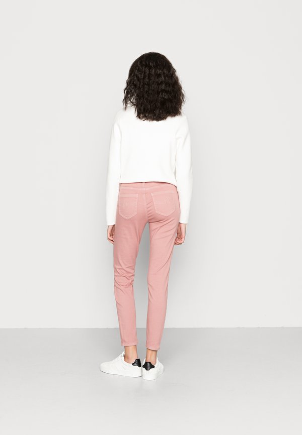 Culture CUBENTHA PANTS ANNIE FIT