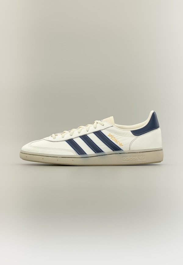 adidas Originals HANDBALL SPEZIAL UNISEX - Trainers - core white/night indigo/off white