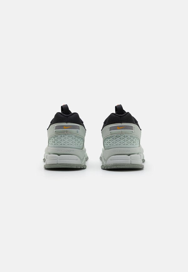 Nike Sportswear ZOOM VOMERO ROAM UNISEX