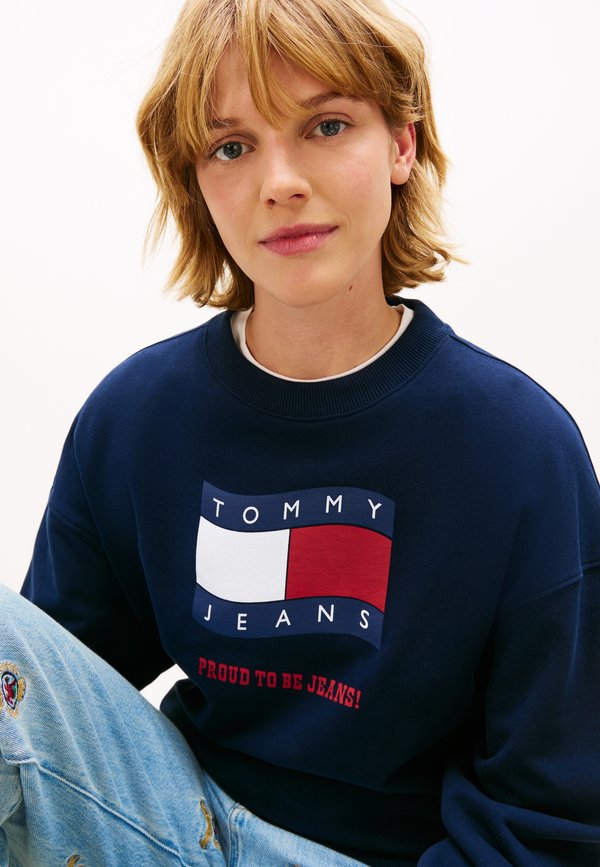 Tommy Jeans WAVY FLAG SUEDED TERRY BOXY SWEATSHIRT