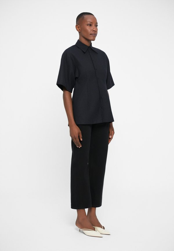 BITE Studios VERSE SHORT SLEEVE PINSTRIPED SHIRT