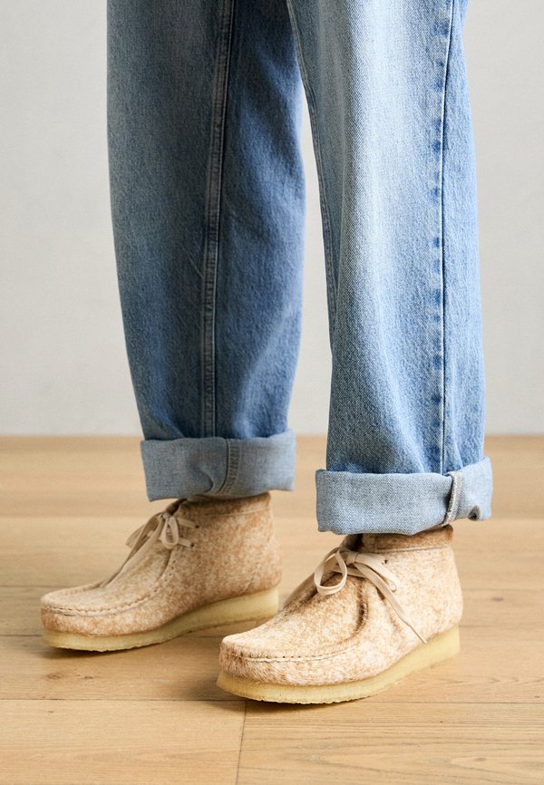 Clarks Originals WALLABEE BOOT