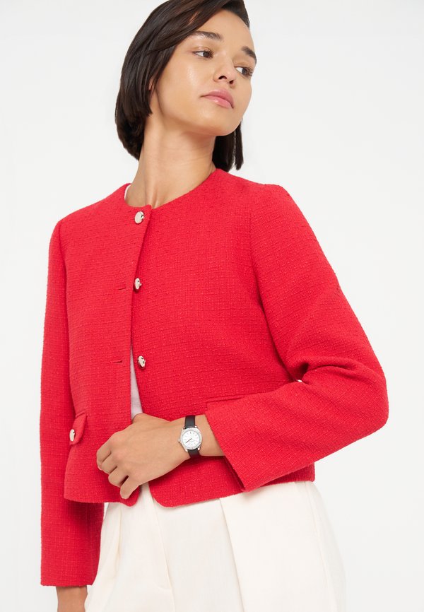 DKNY