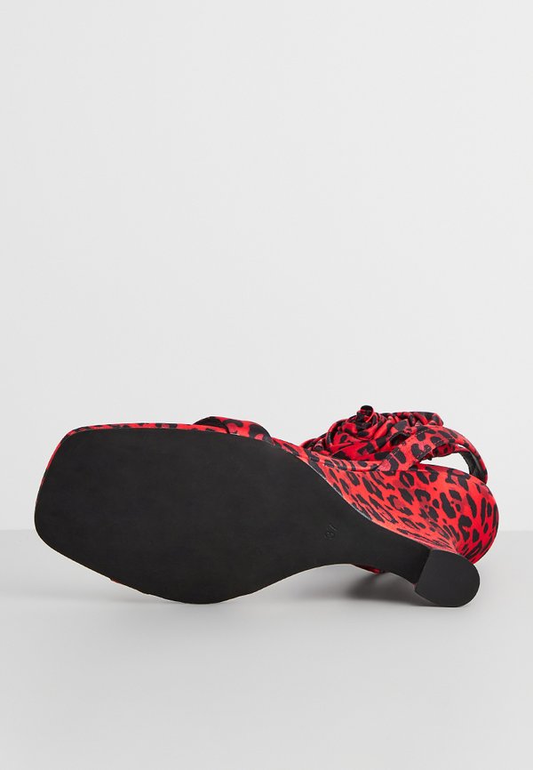 Jeffrey Campbell WILDFLOWER