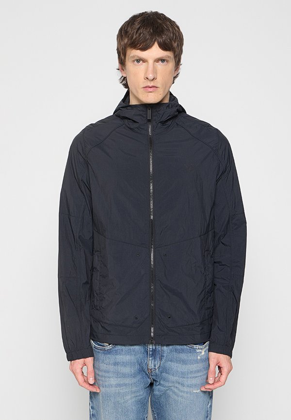 Lyle & Scott