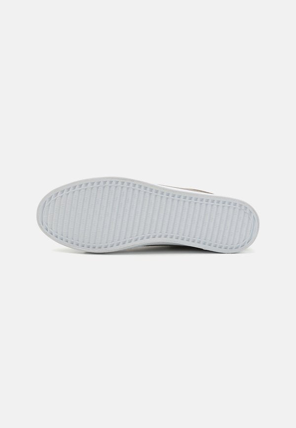 Pier One by Zalando