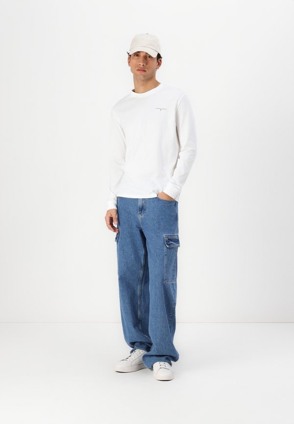 Tommy Jeans LINEAR CHEST TEE