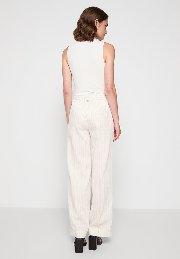 TWINSET