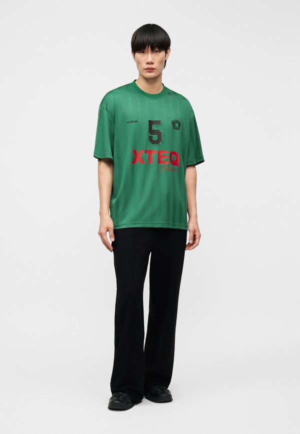 Han Kjøbenhavn PRINTED FOOTBALL TEE