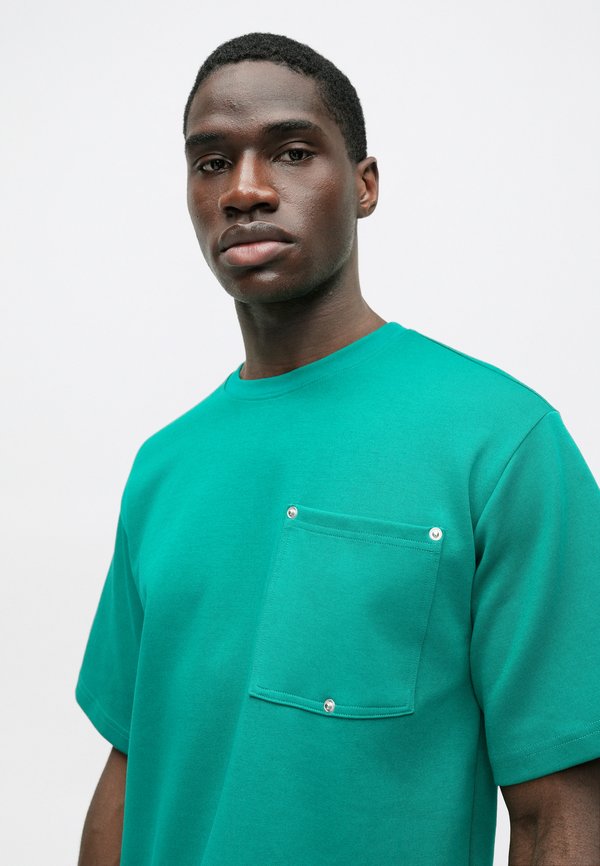 Essential Collective POCKET STUD
