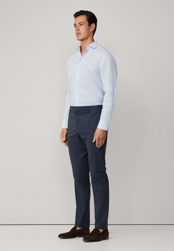 Hackett London LATINO